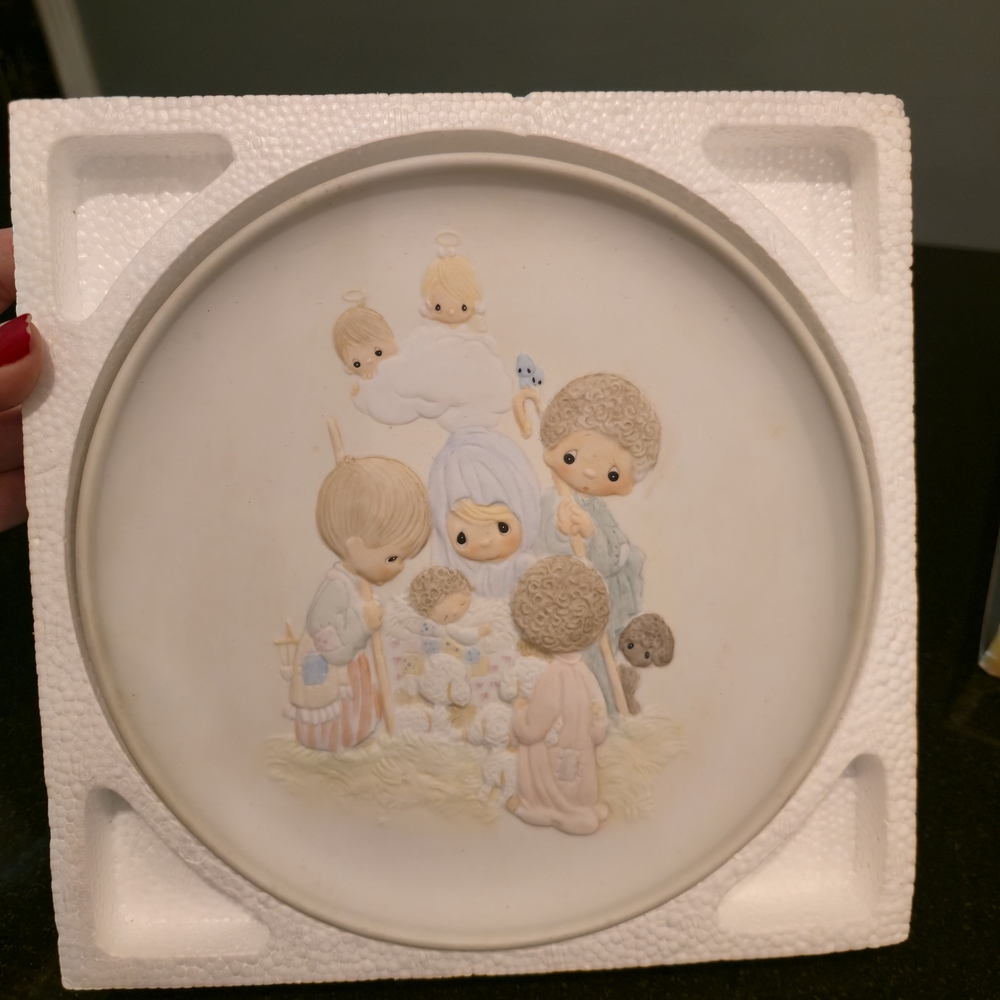 PRECIOUS MOMENTS VINTAGE COLLECTORS PLATE